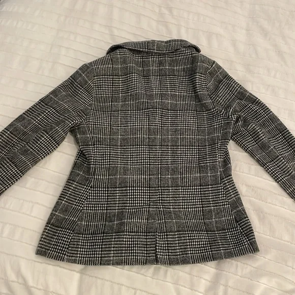 Cupcakes and cashmere plaid flannel blazer, size 4 - Picture 4 of 5